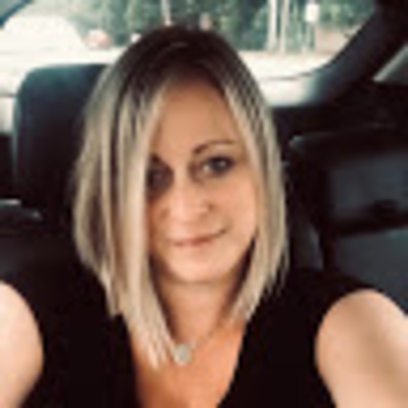 Meet your Posher, Kelli - Picture 1 of 1